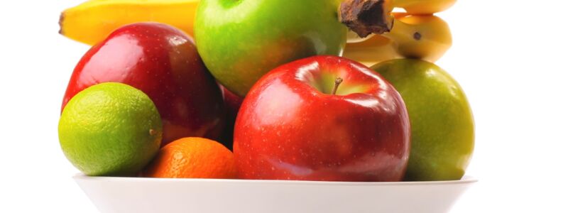 Schale mit frischem Obst